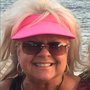 Meet your Posher, Louise